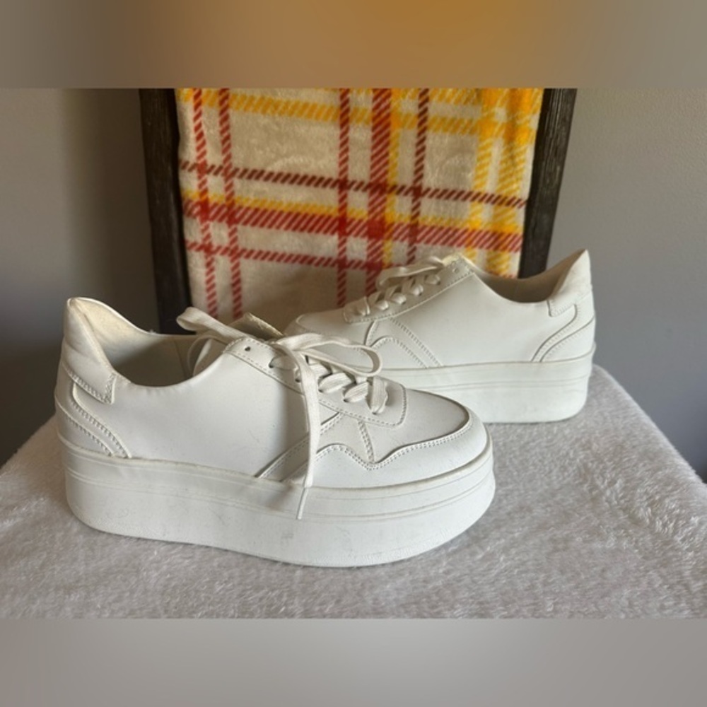 Women's Size 8 White Platform Sneakers